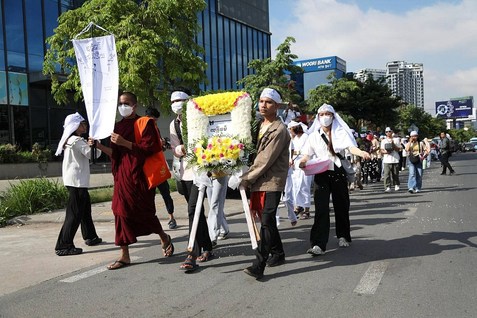 Mother Nature Cambodia bei einer Action für mehr Naturschutz